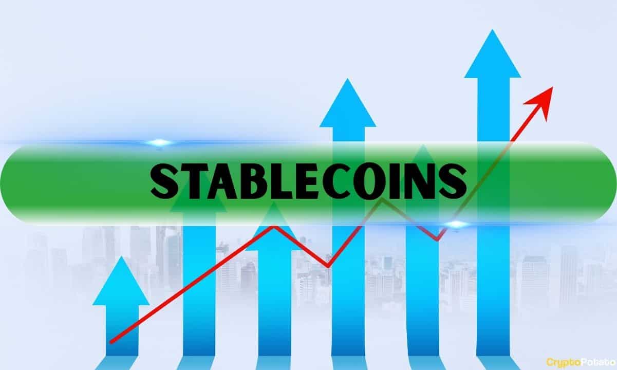 Stablecoin likvidumas didėja, nes kriptovaliutų turtas atlaiko didėjančios karo įtampos spaudimą